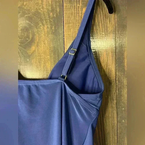 NWT Blue Tanki Swim Top Built in Bra Size 8 B50 - Picture 8 of 8